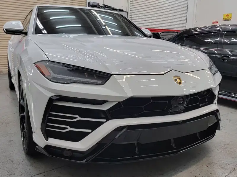 Lamborghini Urus photographed by Alex on the job