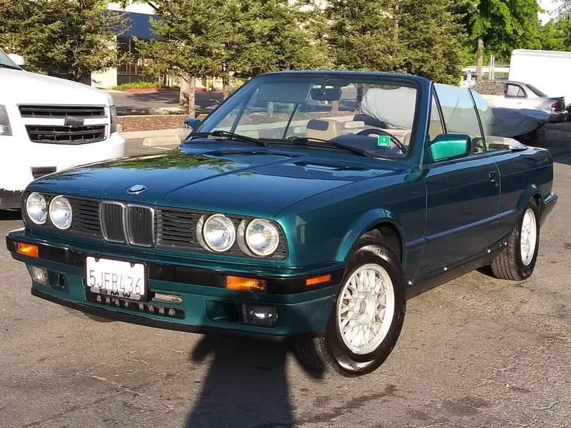 BMW 3 Series Convertible (E30) photographed by Alex on the job